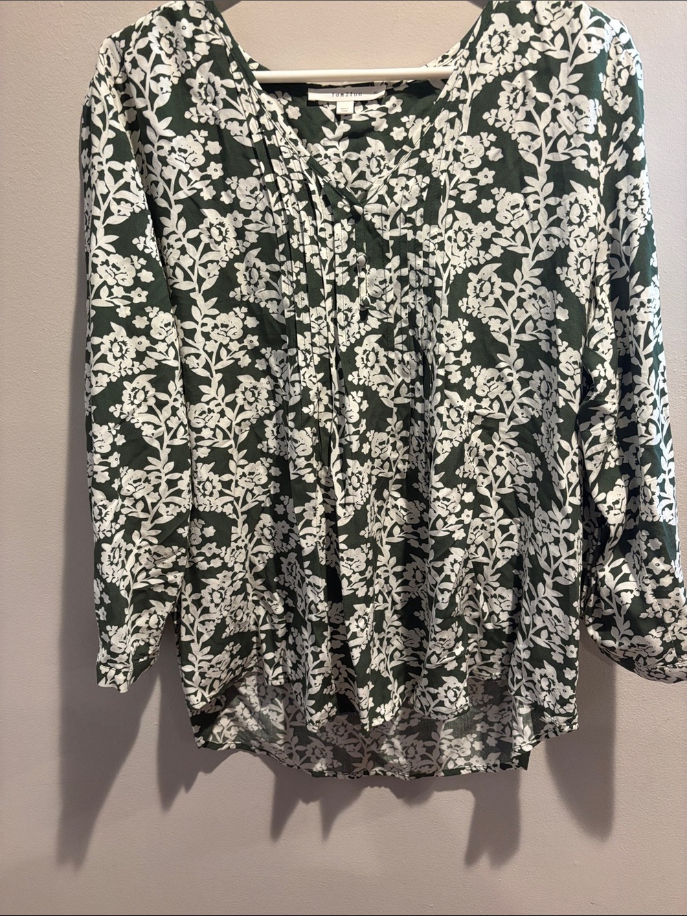 Women's Green Floral Tie-Neck Blouse